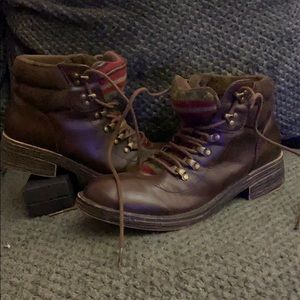 Leather boots short lace up vintage look